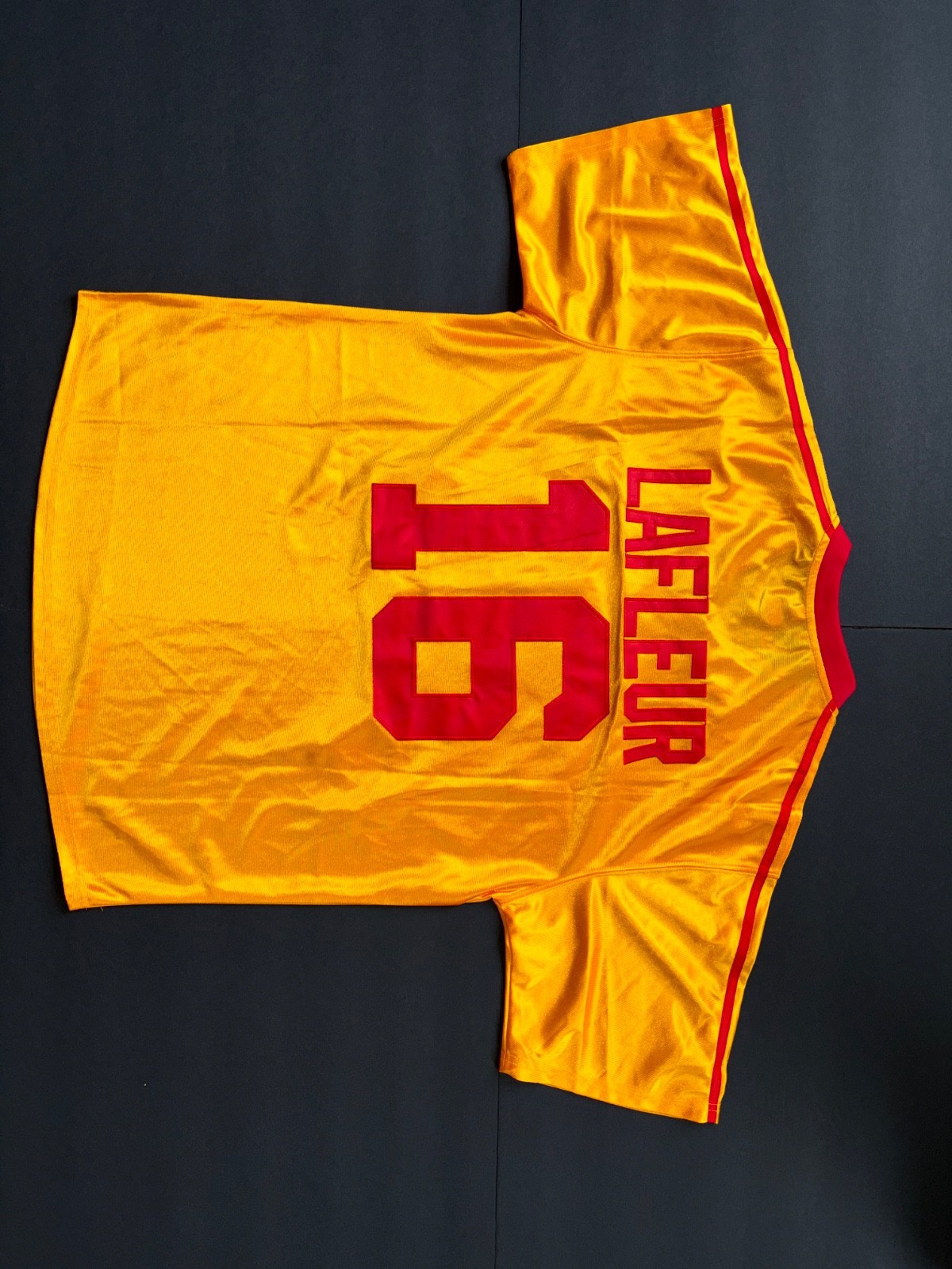 VINCE VAUGHN SIGNED DODGEBALL AVERAGE JOES GYM PETE LAFLEUR JERSEY BAS