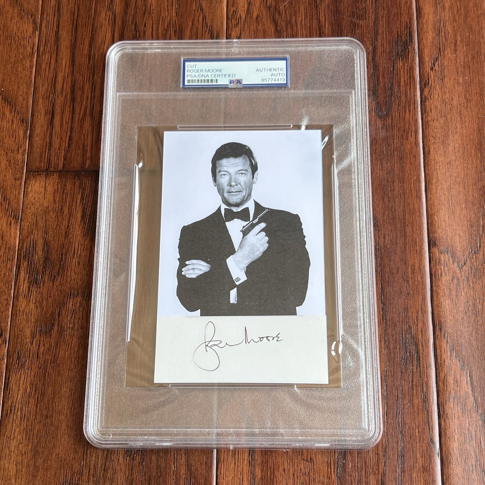 ROGER MOORE Autograph 007 JAMES BOND Custom Card SIGNED * PSA/DNA