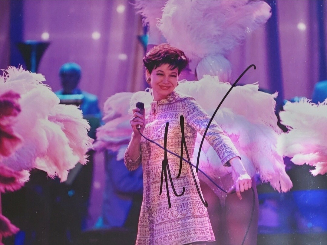 RENEE ZELLWEGER SIGNED AUTOGRAPHED PHOTO MOVIE “JUDY” GARLAND STORY 8X10 COA