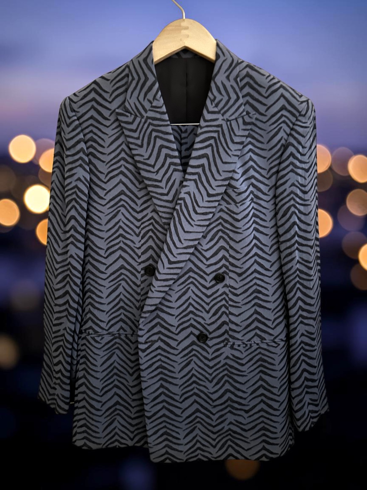 DON CHEADLE Suit “Black Monday” TV (SCREEN WORN) MO MONROE (HOLLYWOOD WARDROBE)