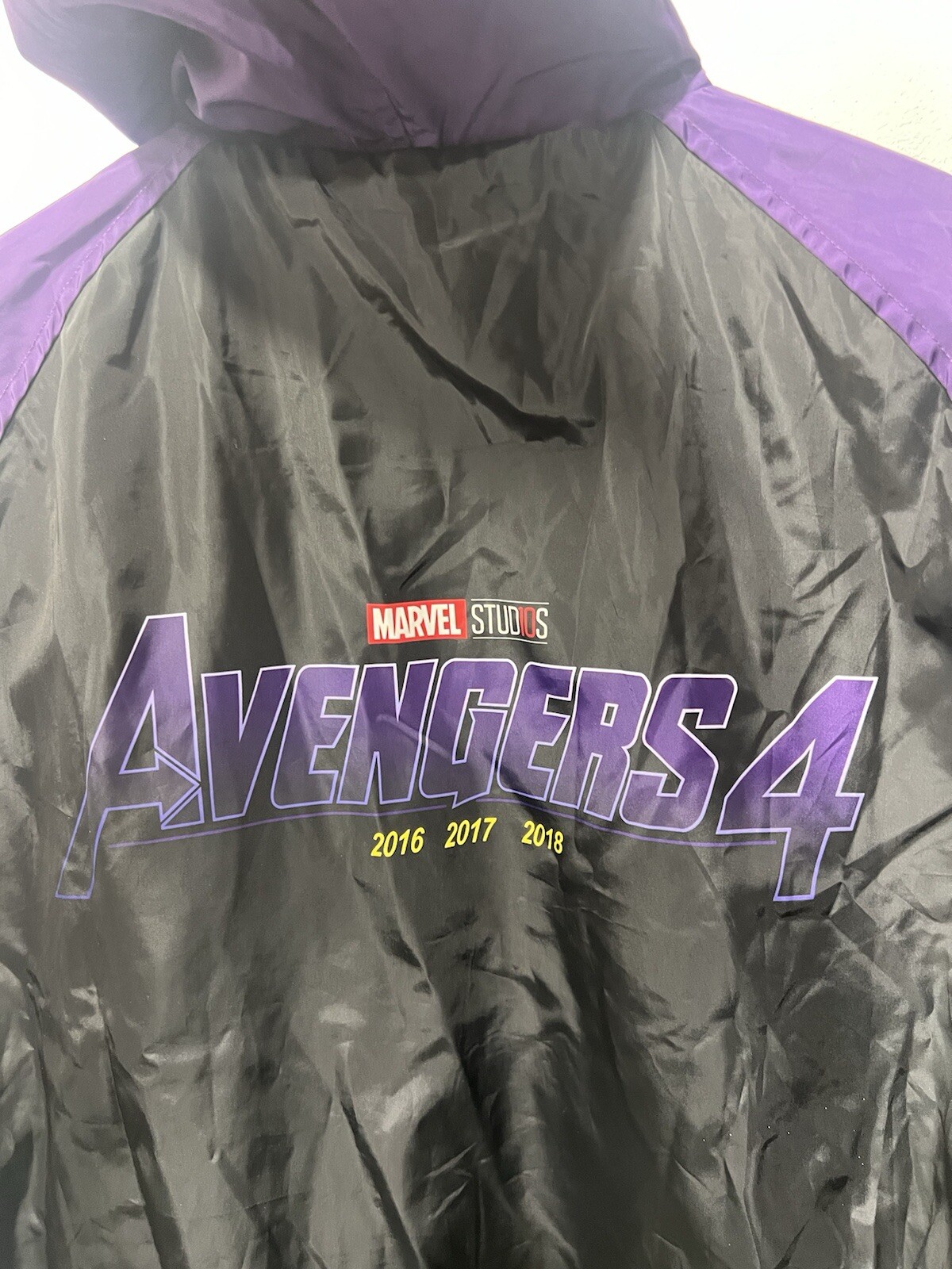 Avengers Infinity War Jacket Mens Medium Reversible Marvel Studios Cast & Crew
