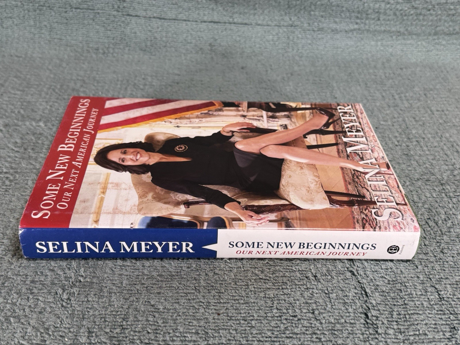VEEP Selina Meyer Screen Used Book Prop Julia Louis Dreyfus
