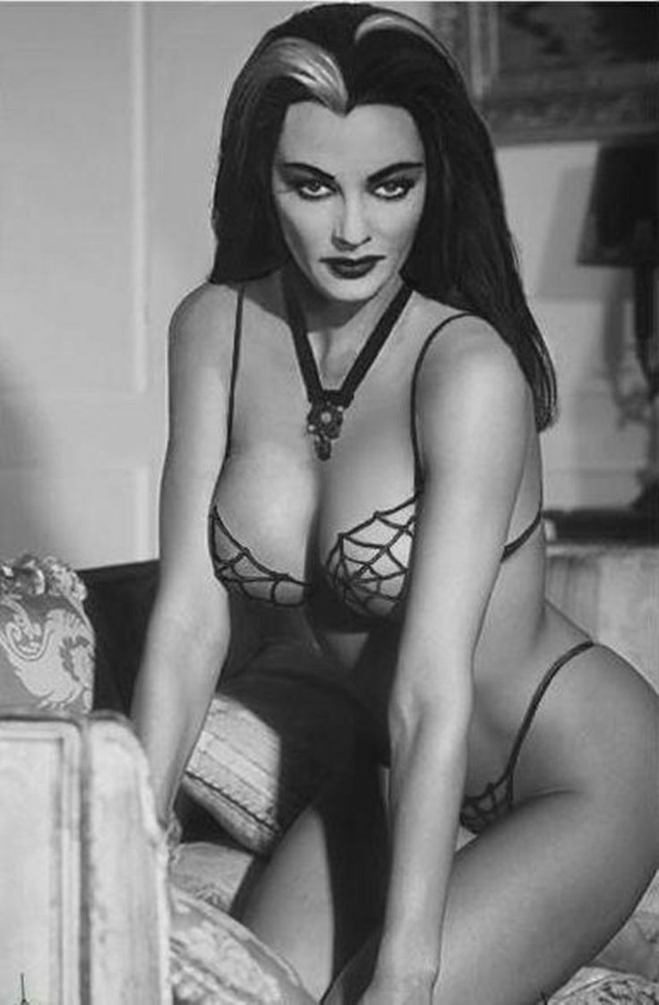 Yvonne De Carlo With Cobweb Underwear 8×10 Picture Celebrity Print