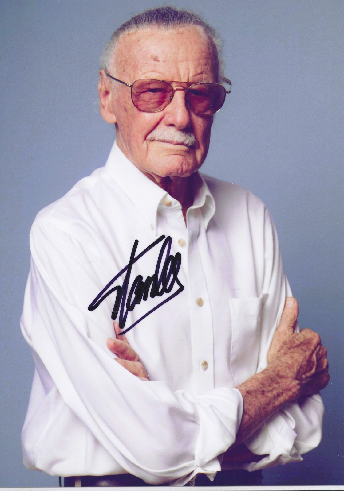 Stan Lee Signed 8×12 Photo with COA