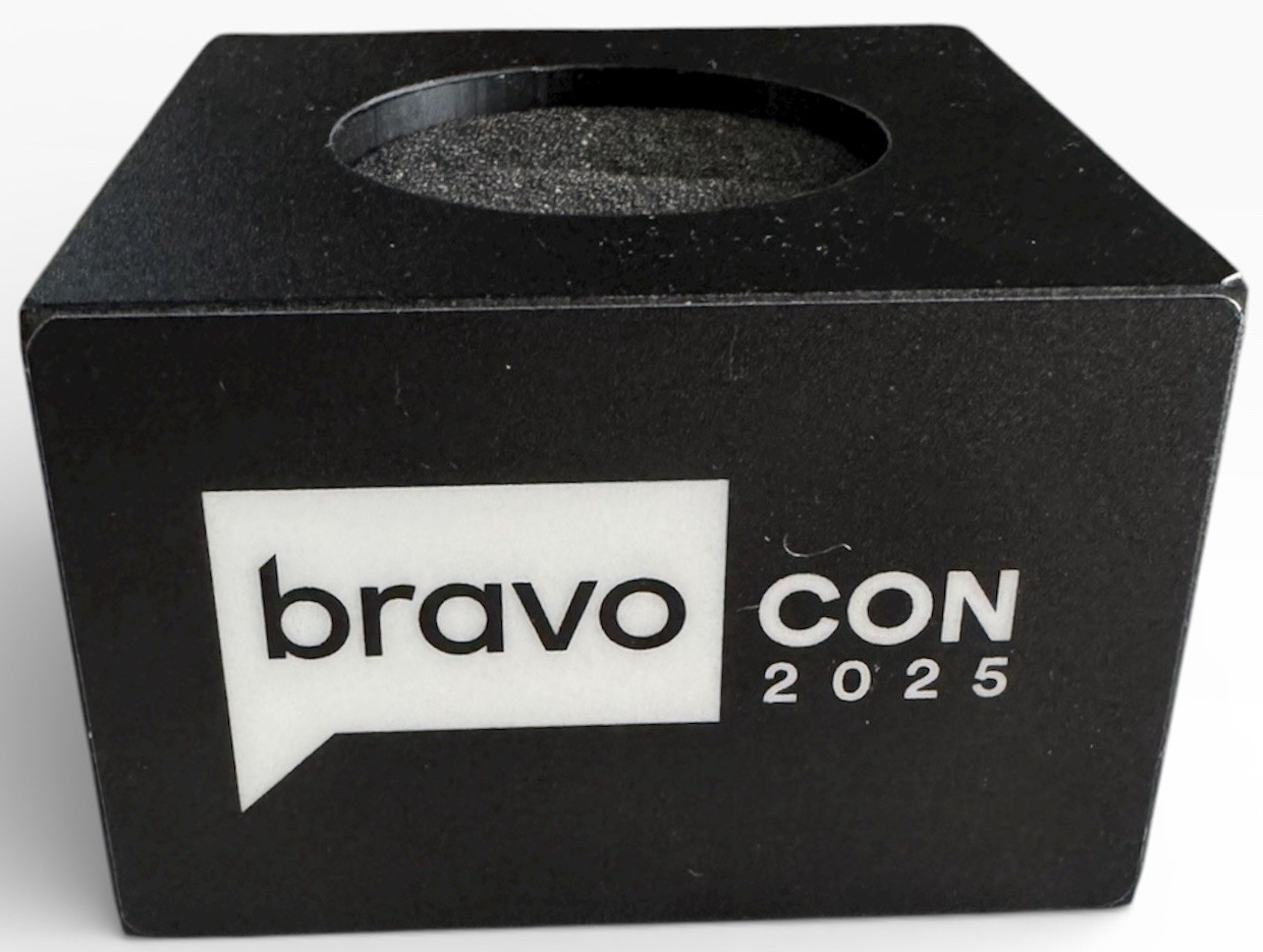 Bravo TV Fans BravoCon 2025 NBC Peacock Microphone Flag Broadcast Used Official