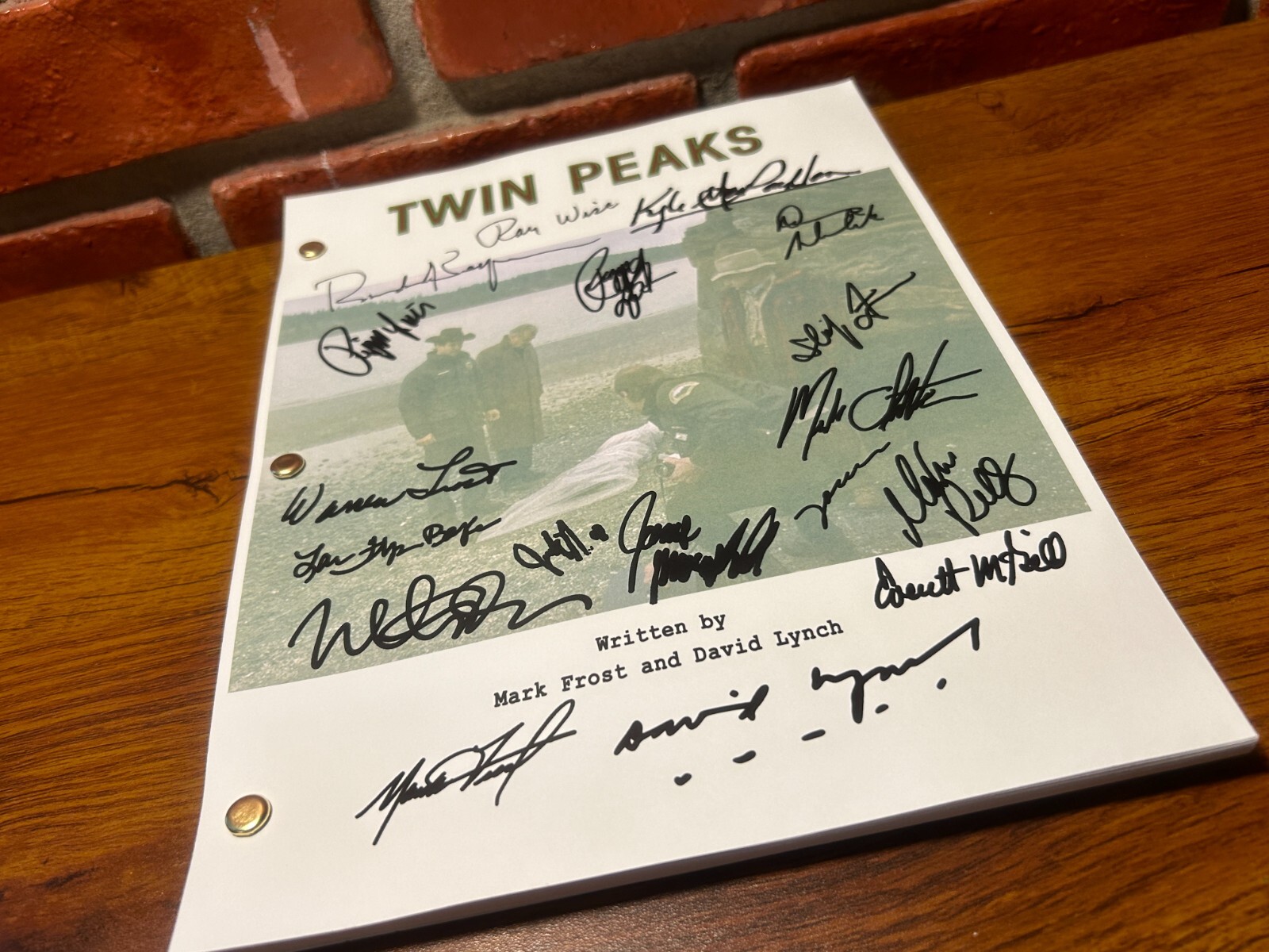 Twin Peaks Pilot Autographed Script Full Screenplay Reprint David Lynch