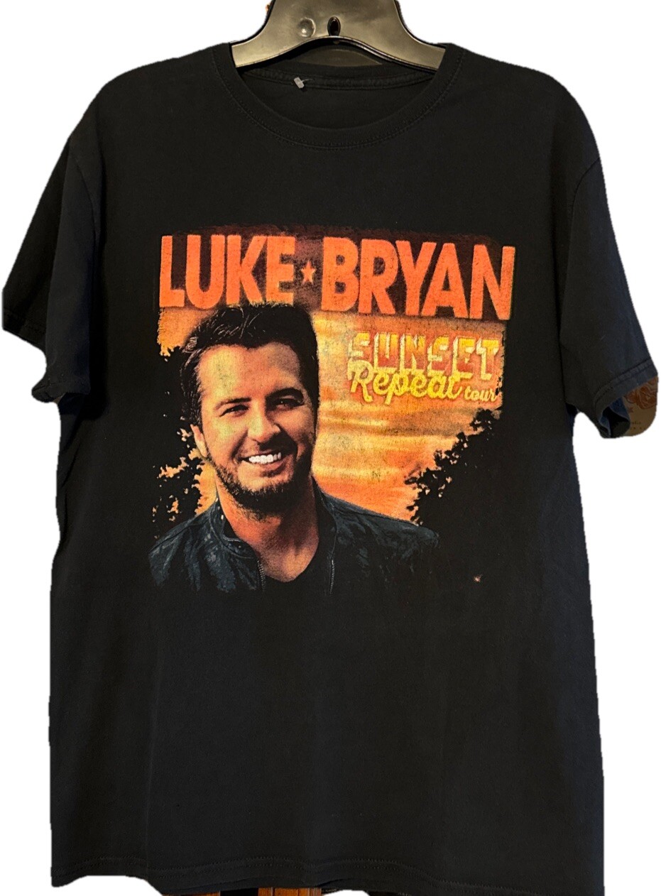 Luke bryan t shirt Medium adult unisex short sleeve