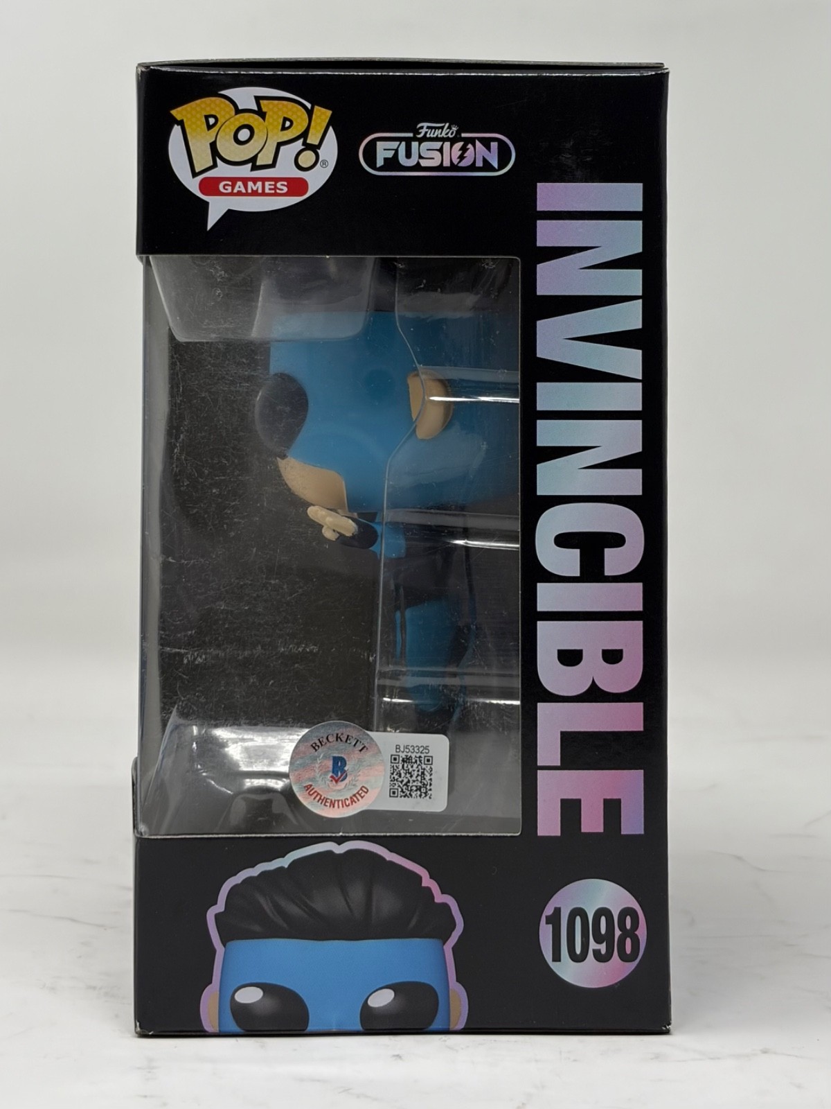 Robert Kirkman Invincible Signed Autograph Invincible Funko Pop 1098 Beckett COA