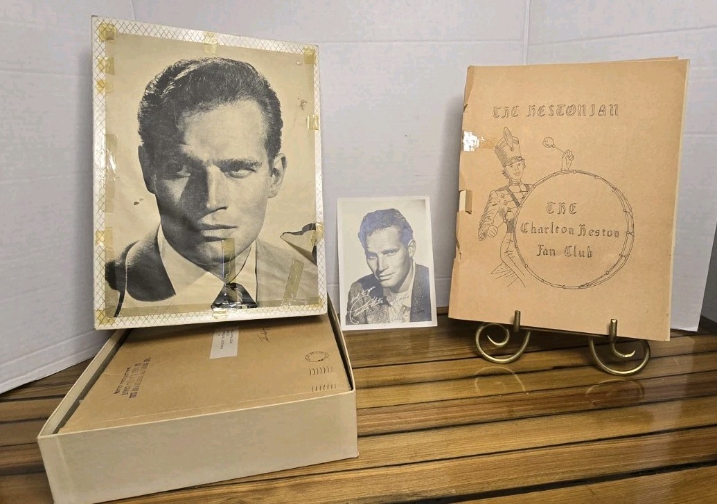 Vintage 1950s Charlton Heston Fan Club Lot – Signed Photo, “The Hestonian” Vol 1