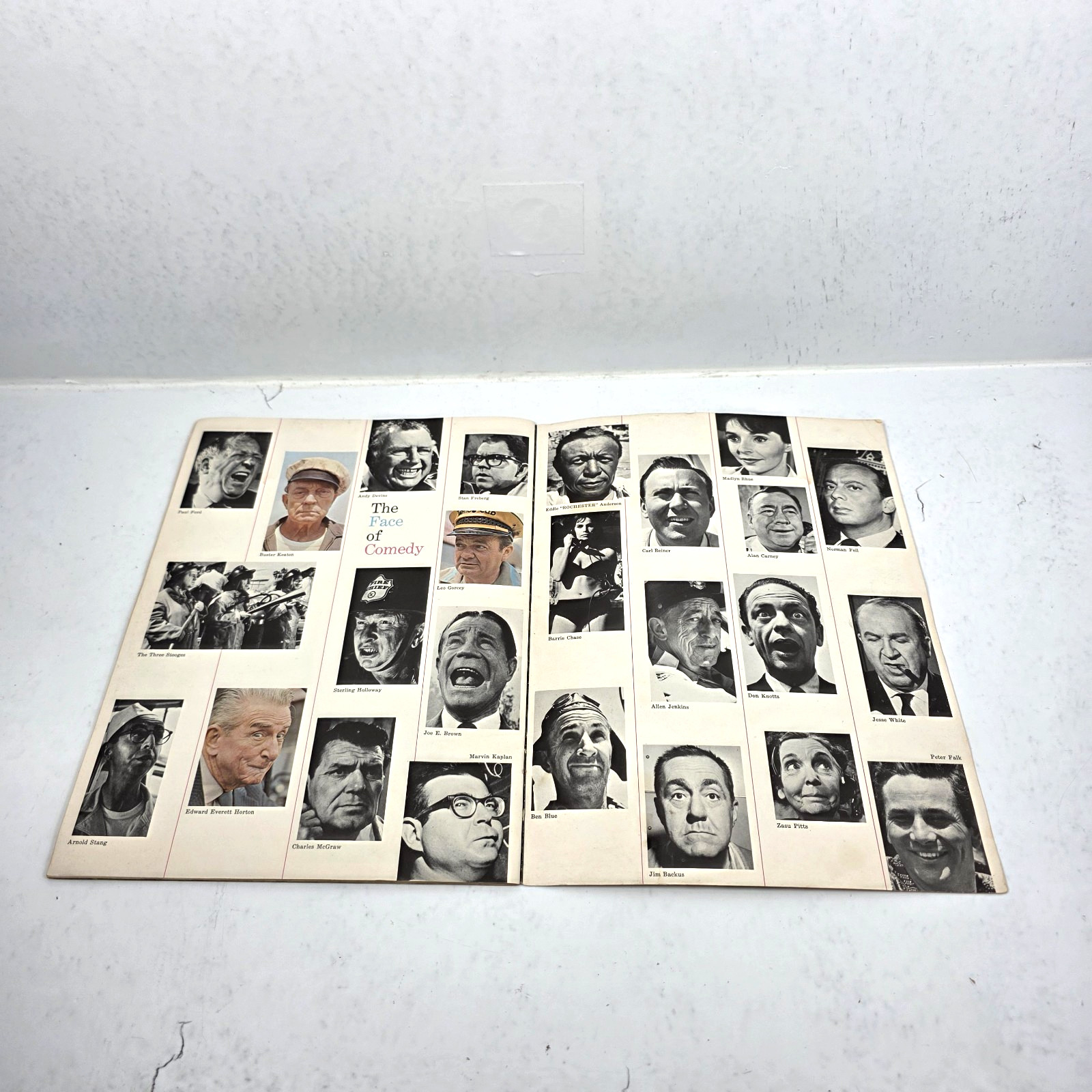 Vintage 1963 It’s a Mad Mad Mad Mad World Souvenir Booklet Program Poster Inside