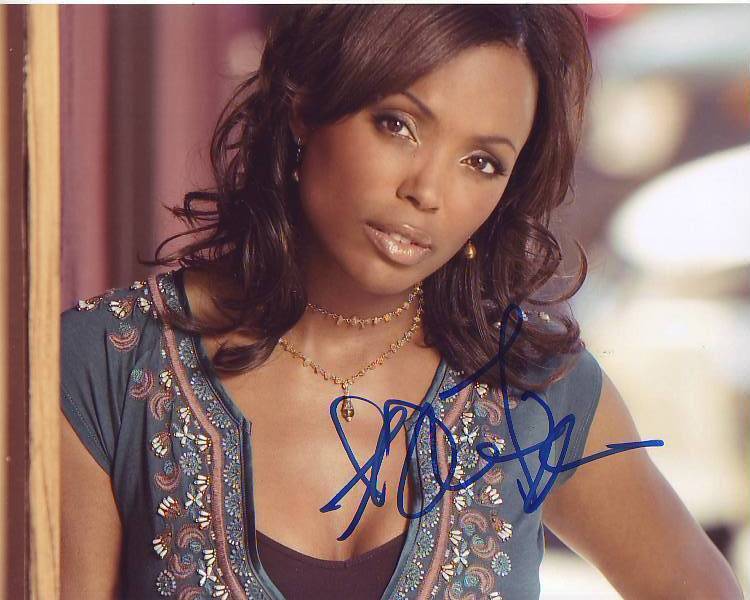 AISHA TYLER signed autographed 8×10 photo