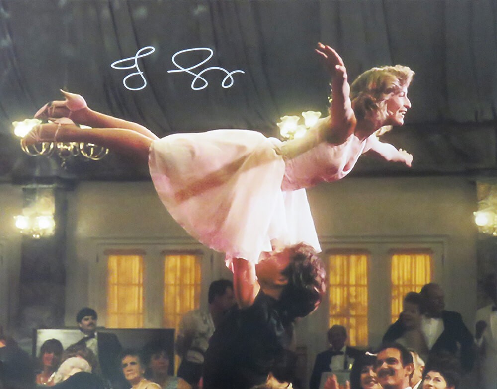 Jennifer Grey Signed Dirty Dancing Lifting Baby 16×20 Photo – SCHWARTZ COA