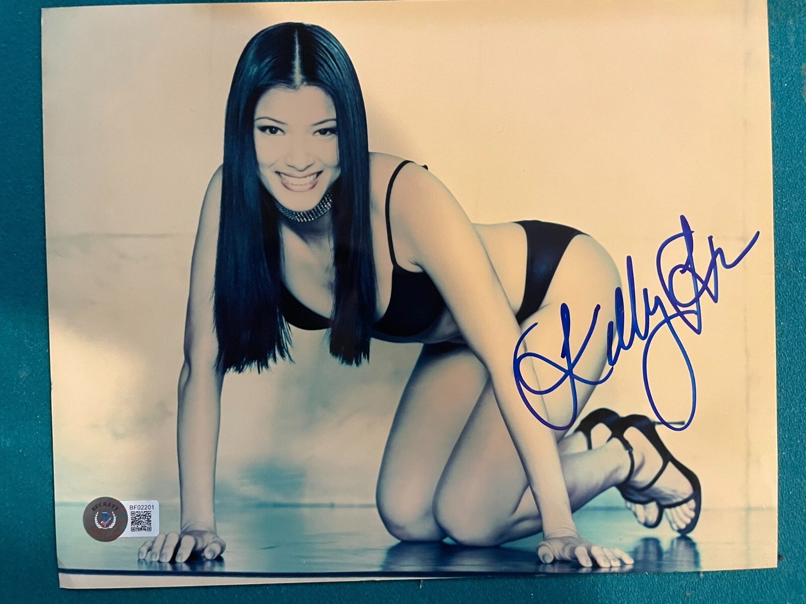 Kelly Hu Autograph 8×10 photo The Scorpion King X2