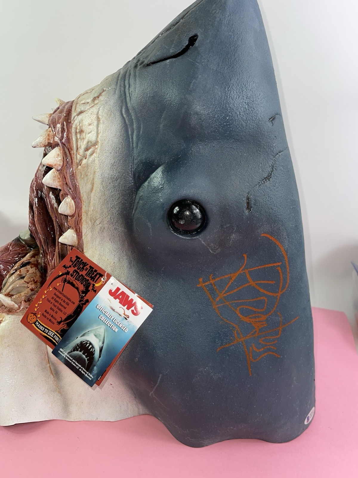 Trick or Treat Studios Jaws shark mask signed by Dreyfuss & Backlinie Beckett