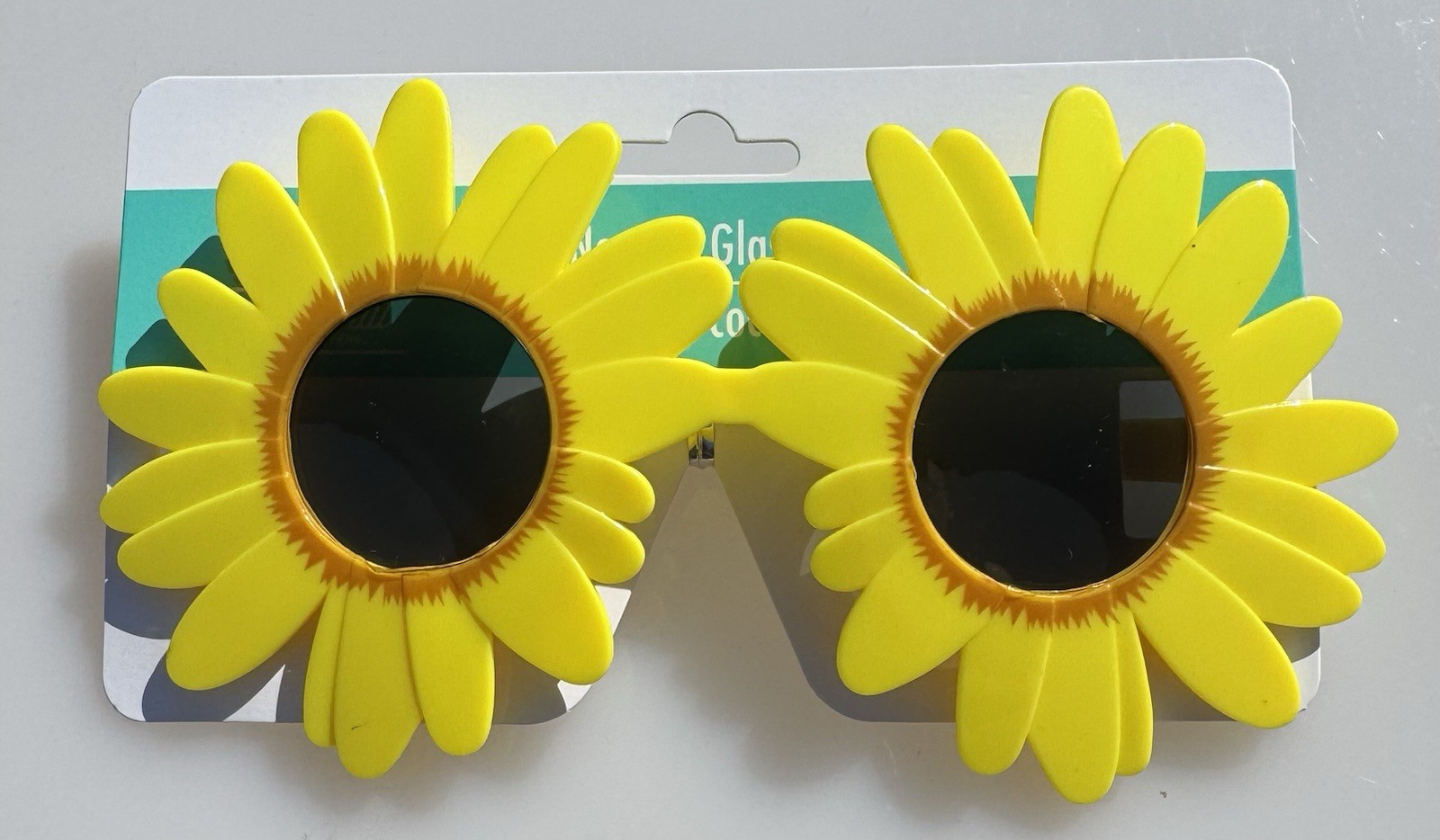 Terrifier 2 Art The Clown Yellow Flower Glasses Sunglasses Prop Replica