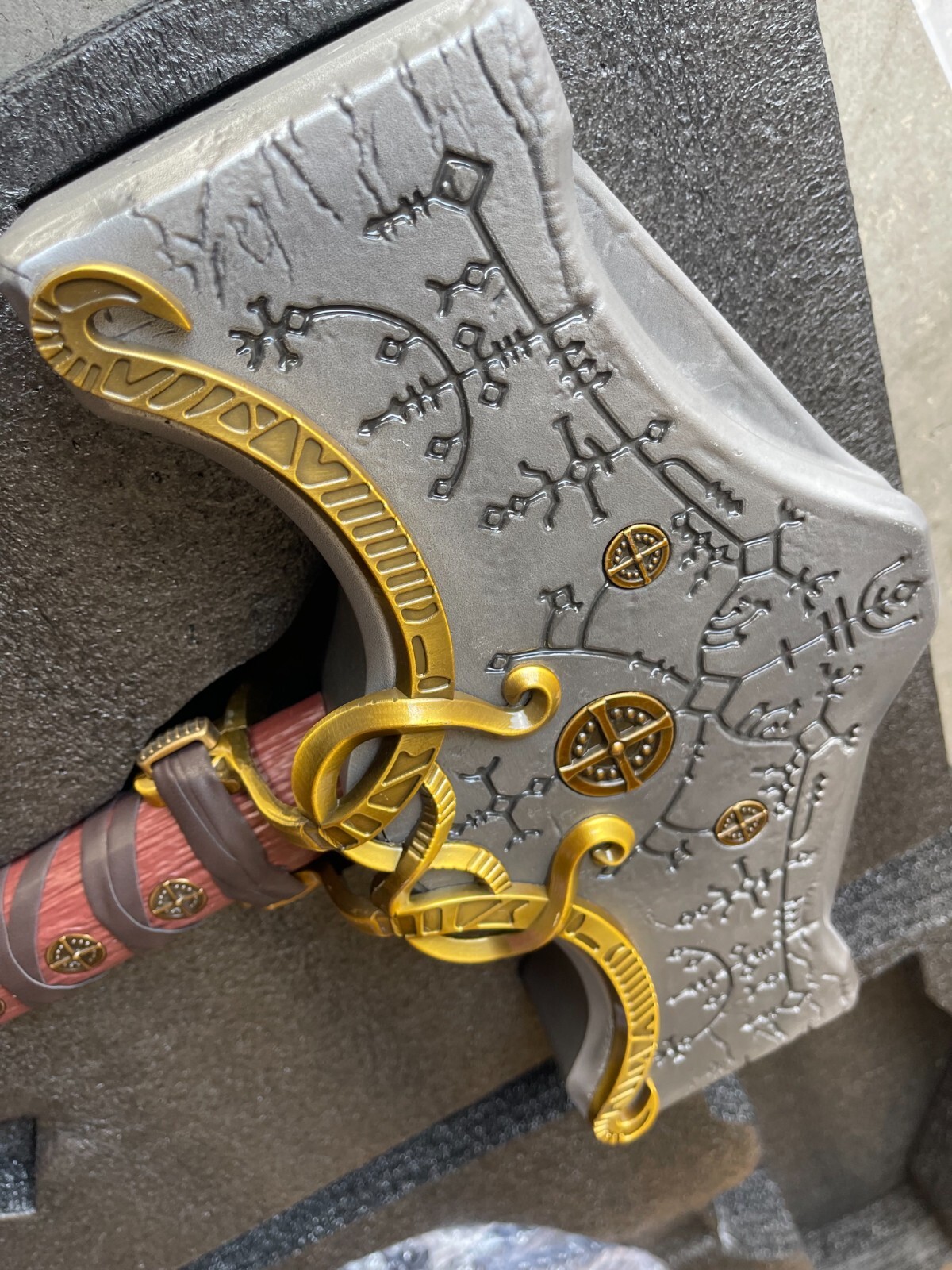 8LB metal Thor’s Hammer game GOD OF WAR Ragnarok w/ PVC Base