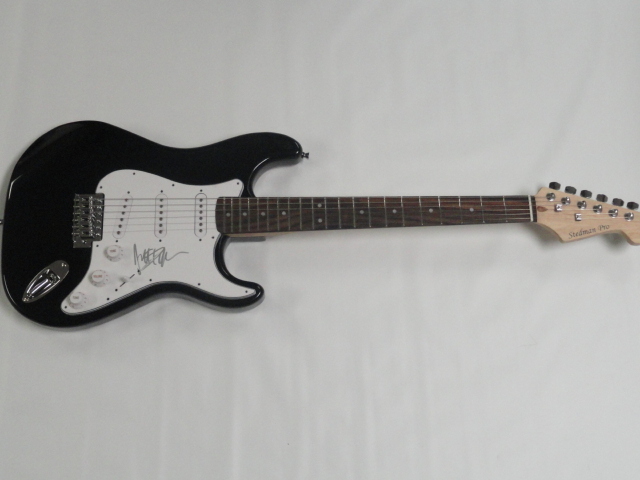 JAKOB DYLAN SIGNED BLACK ELECTRIC GUITAR THE WALLFLOWERS BOB JACOB RARE