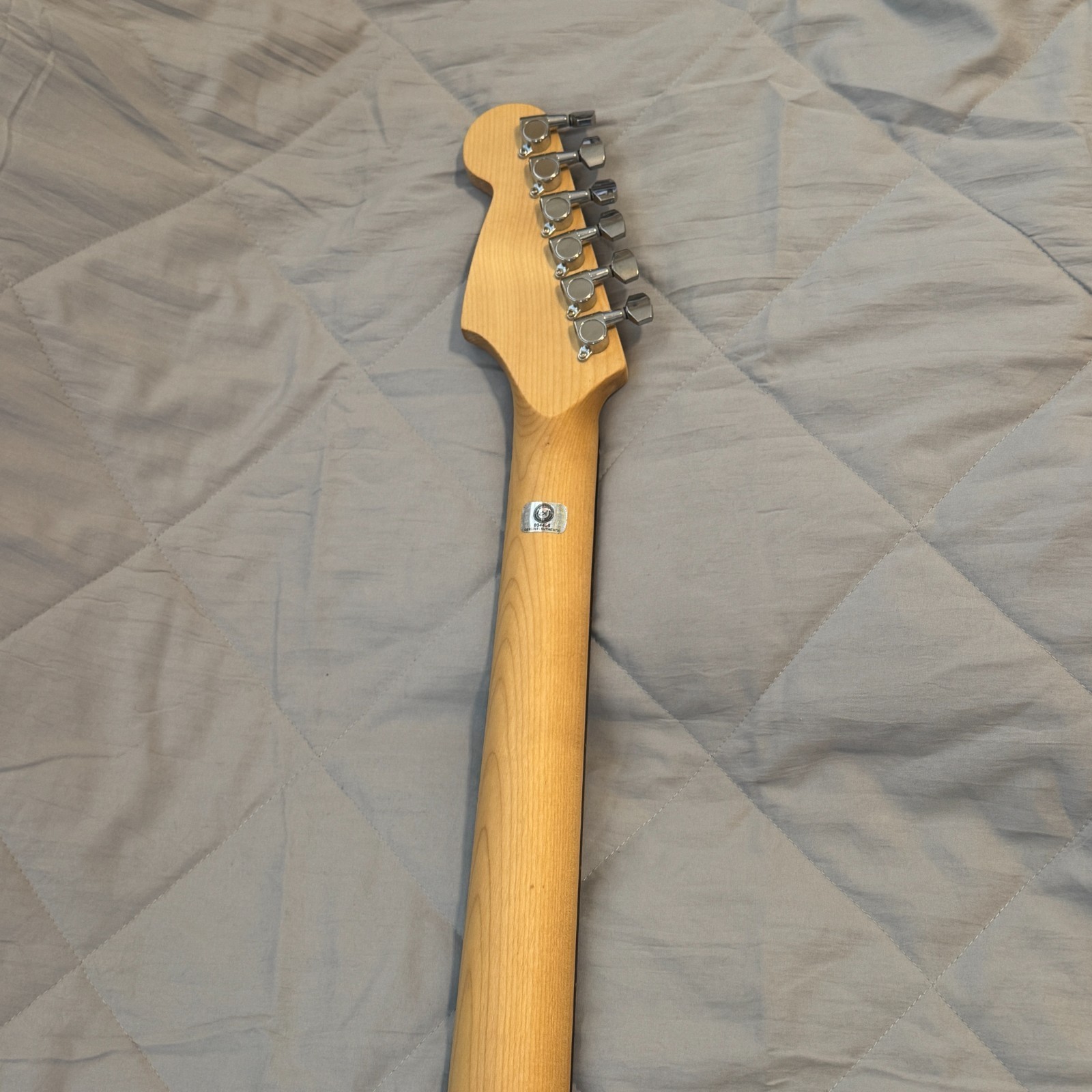 STEVIE RAY VAUGHAN & DOUBLE TROUBLE AUTOGRAPHED GUITAR SIGNED 11/22/1989 W/ COA