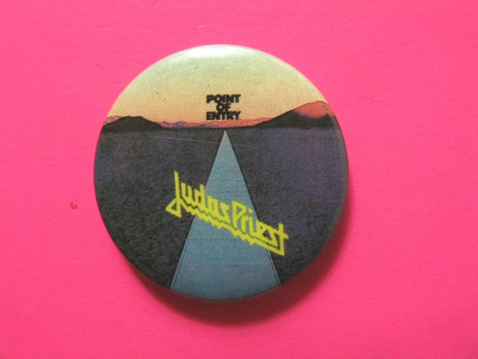 JUDAS PRIEST OFFICIAL VINTAGE BUTTON PIN BADGE US MADE POINT OF ENTRY 95