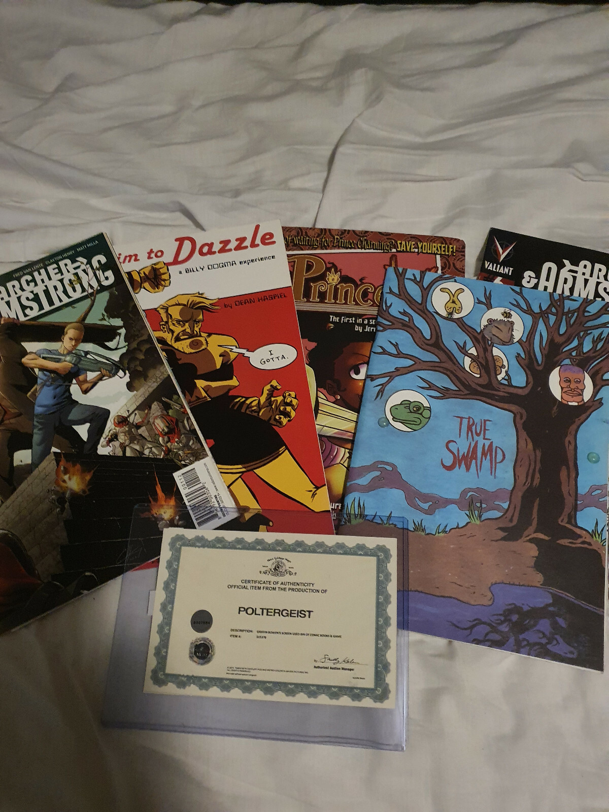 Extremely Rare! Poltergeist 2015 Original Screen Used Griffin Comic Books Prop