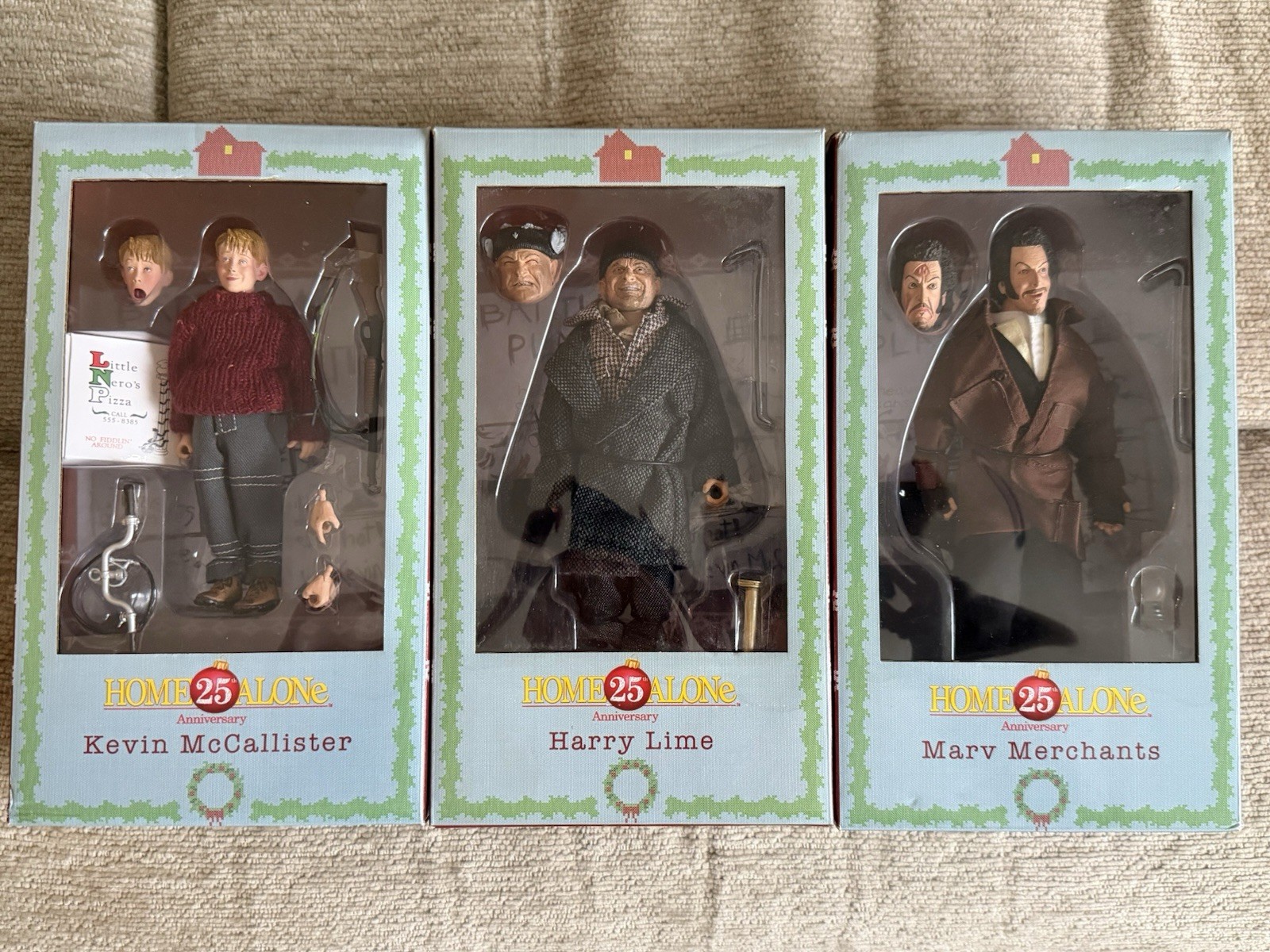 Home Alone 25th Anniversary Figures Kevin McCallister, Harry, Marv NIB