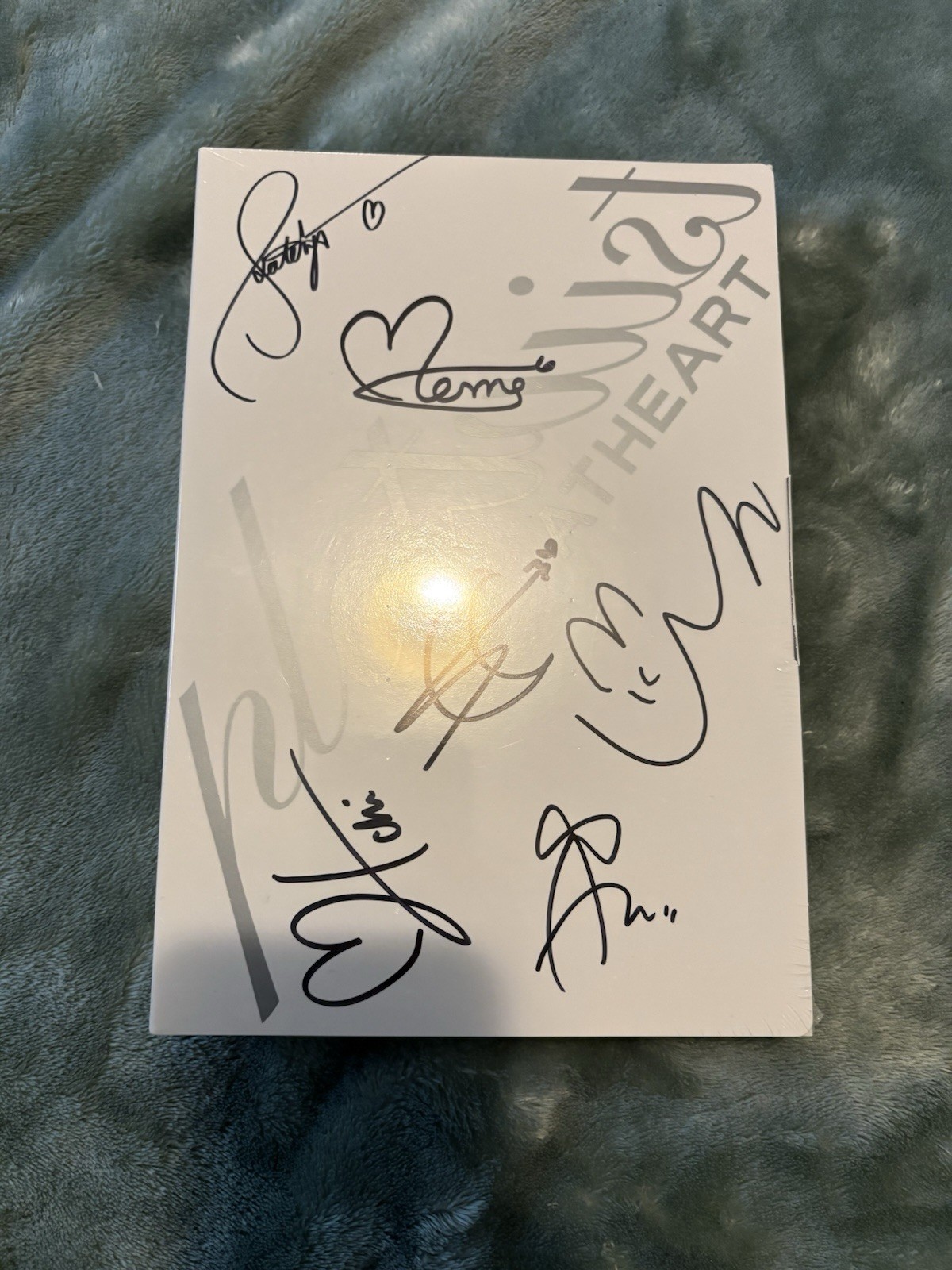 AtHeart SIGNED SEALED 1st EP Album Reveal CD+Book+P.Card+Tape+Sticker+Poster