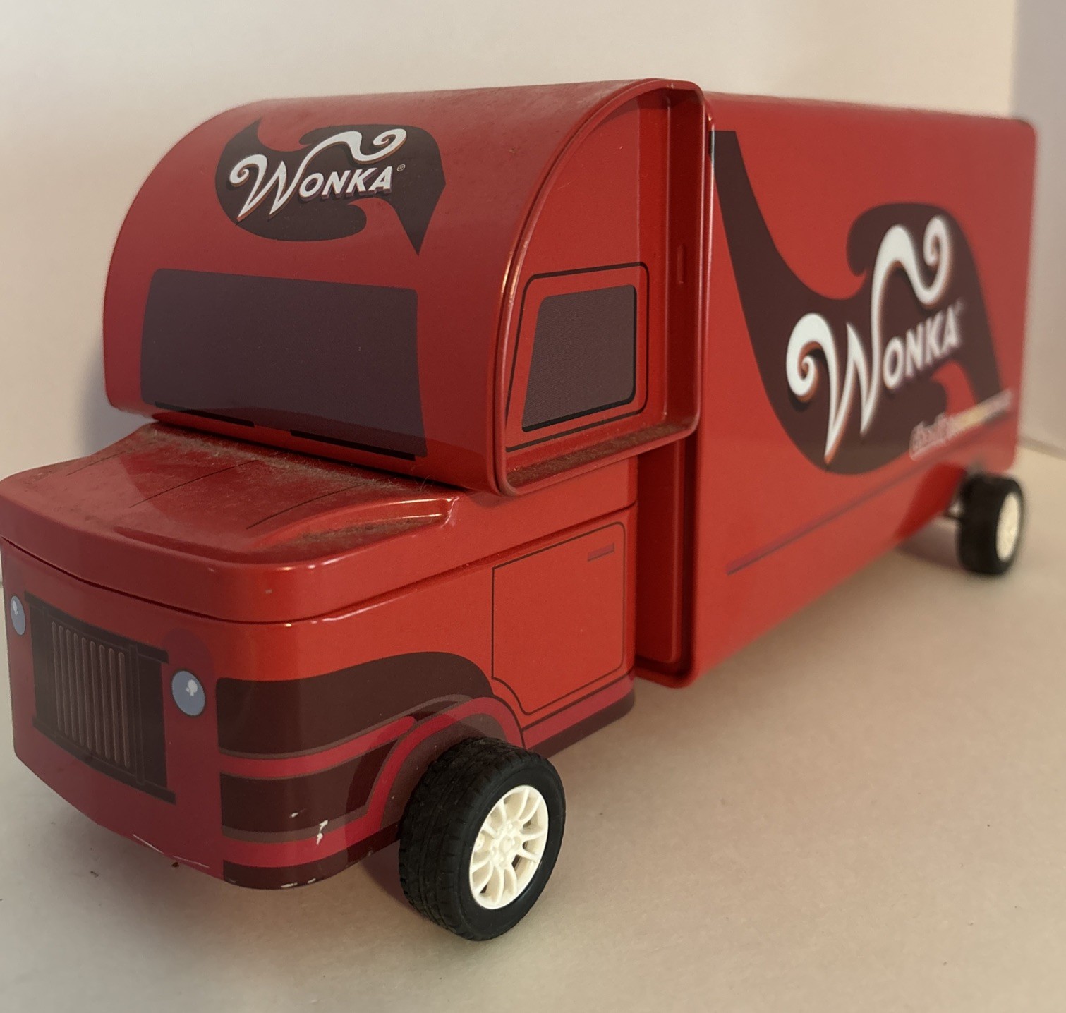 Charlie and the Chocolate Factory Willy Wonka Truck Tin