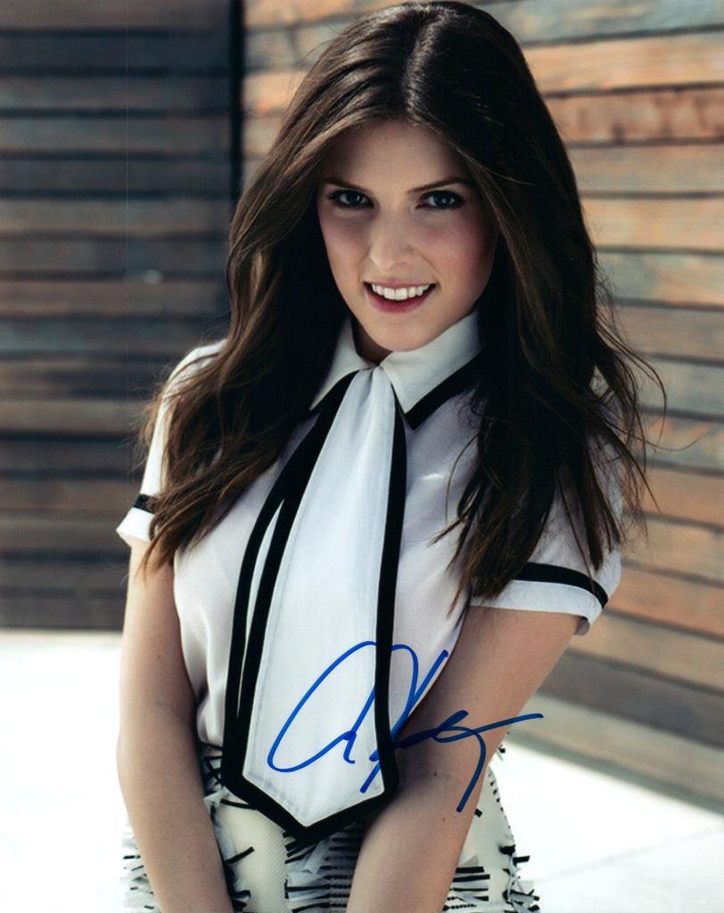Anna Kendrick autographed 8×10 signed Photo Picture with COA