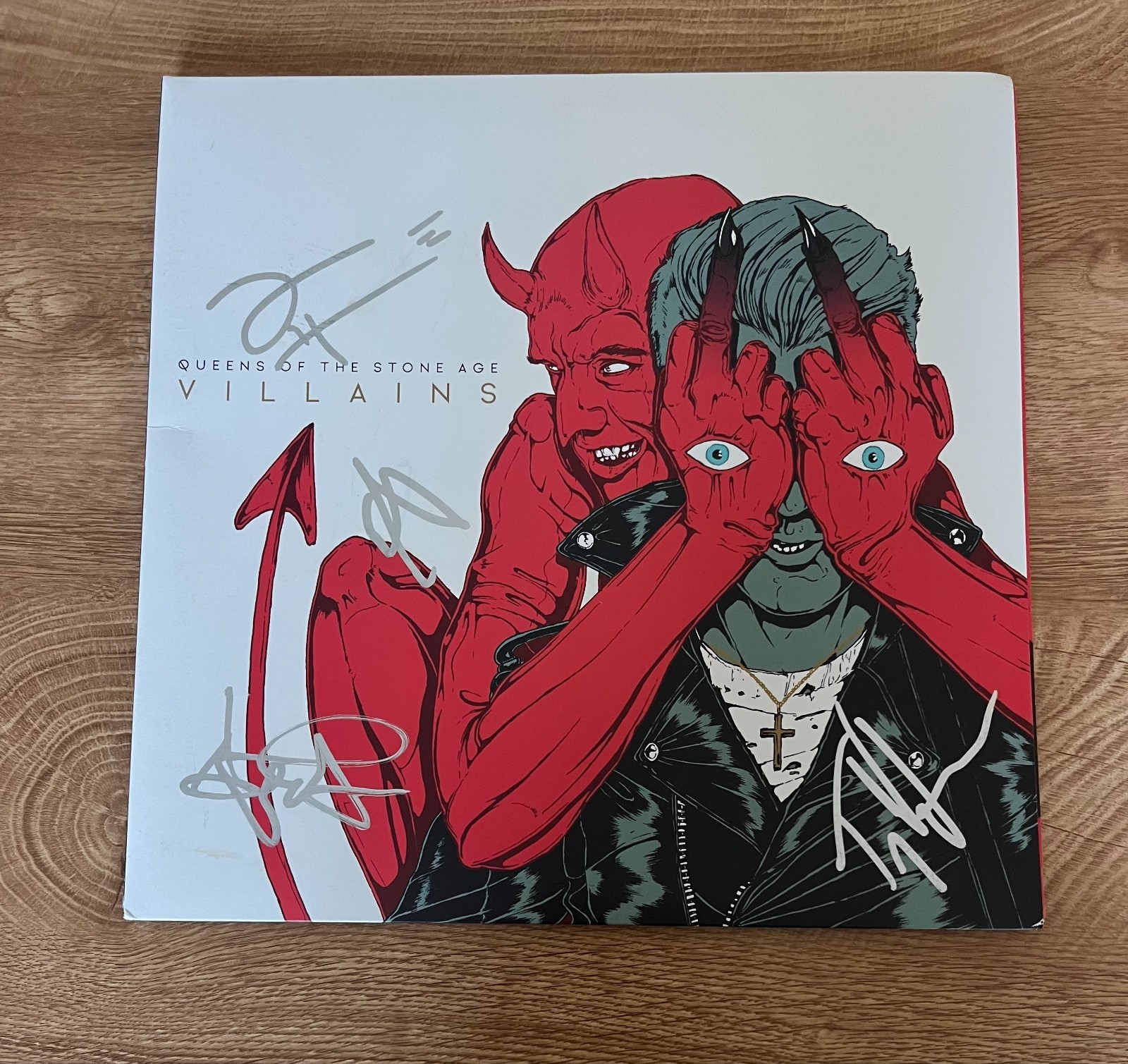 * QUEENS OF THE STONE AGE * signed vinyl album * VILLAINS * JOSH HOMME *
