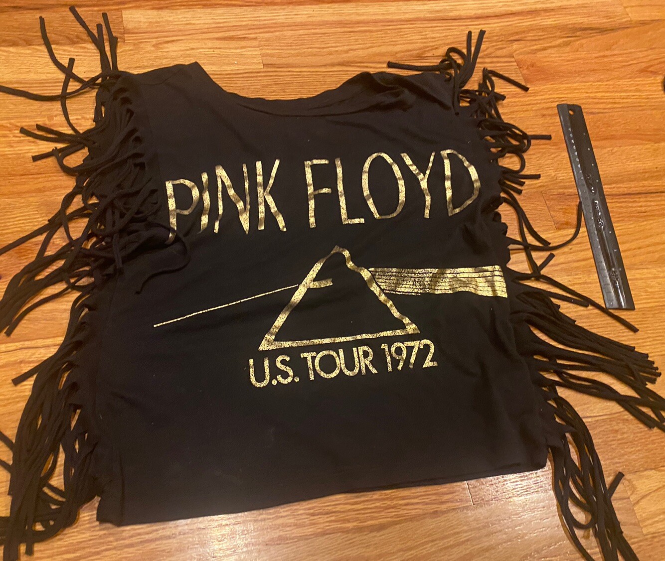Pink Floyd U.S. Tour 1972 – 2012 Black Shirt w Frills Gold Letter – Ladies Small