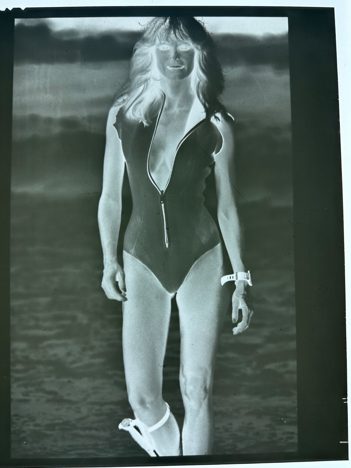 LOT OF 2 SEXY FARRAH FAWCETT ORIGINAL VINTAGE 8X10 NEGATIVE PHOTO #1 PRESS