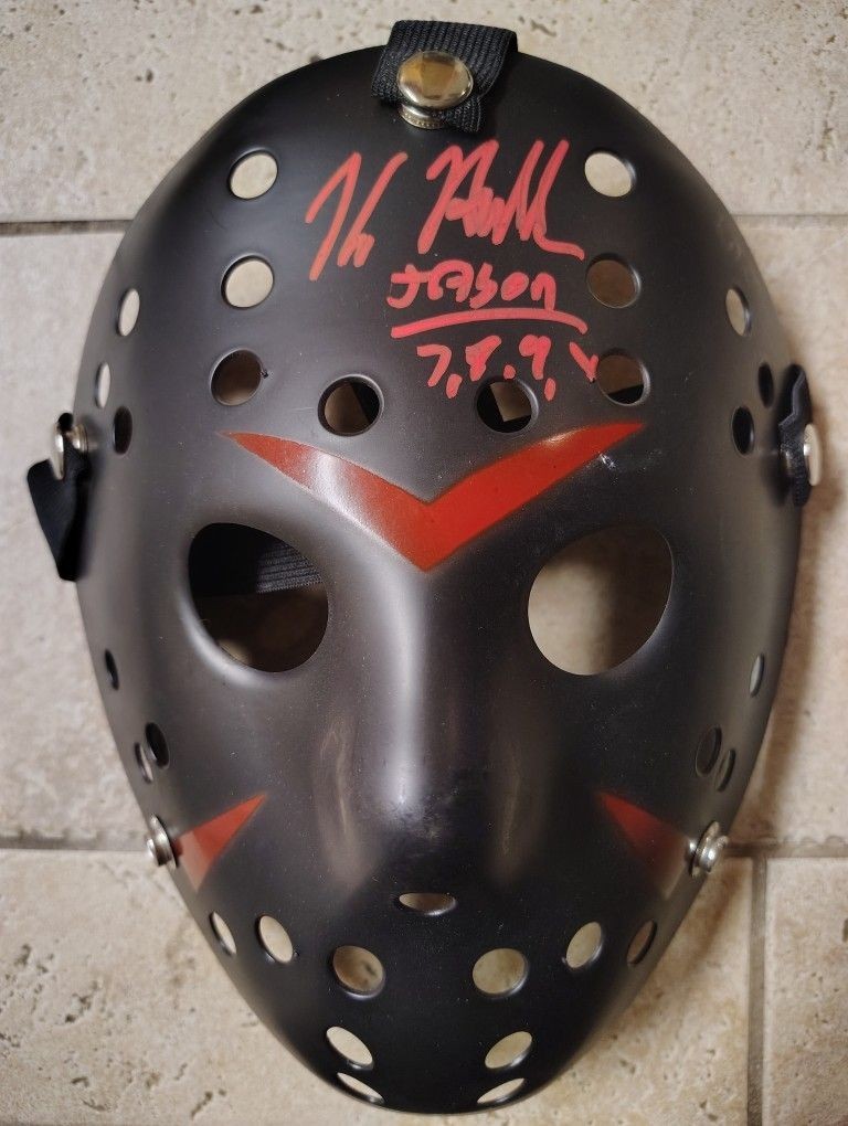 KANE HODDER autographed mask! Includes COA from Pristine Auctions & Legends!