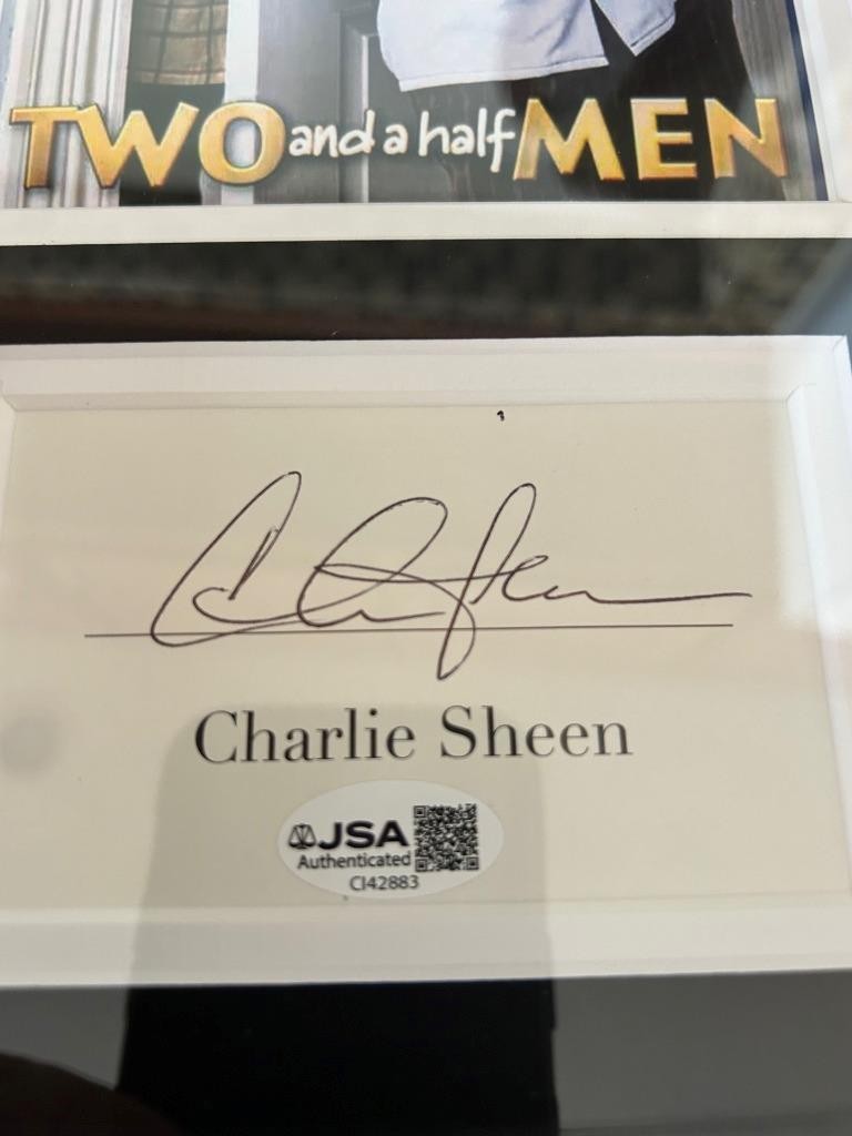 CHARLIE SHEEN TWO & HALF MEN COMEDY RARE SIGNED 10×14 CUSTOM FRAME JSA COA