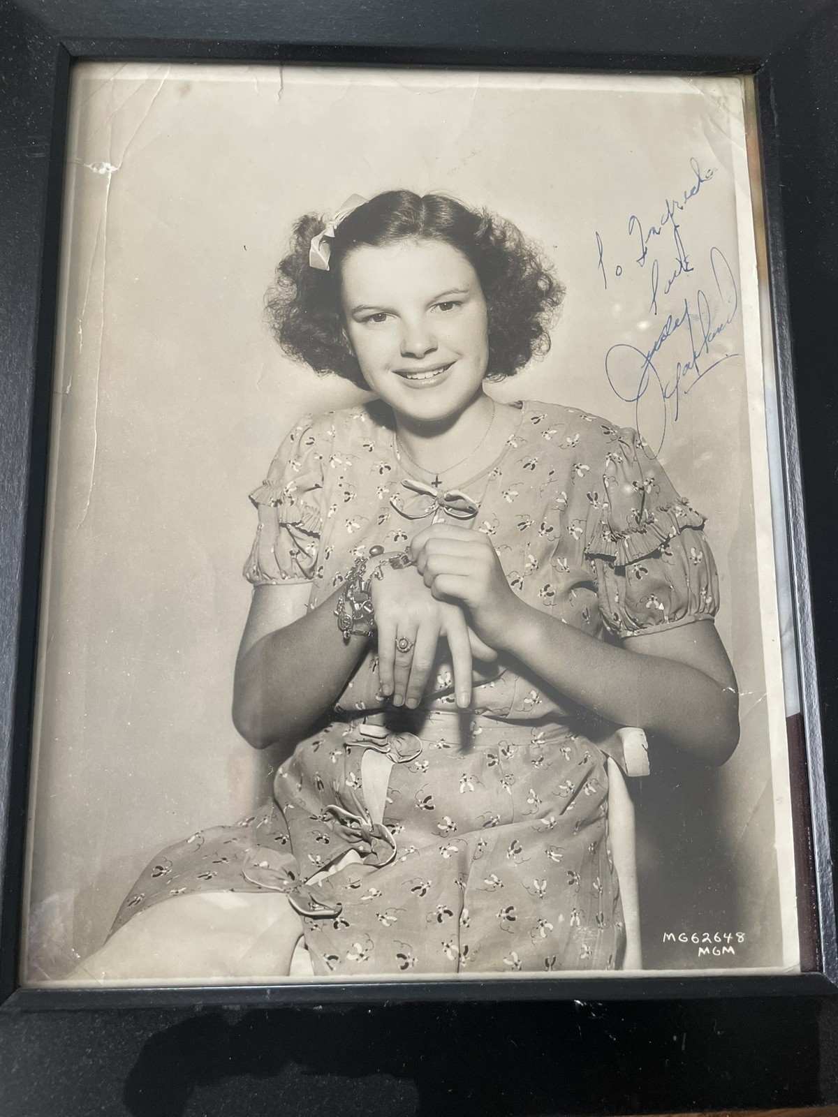 JUDY GARLAND autograph —Hand Signed EARLY Photo