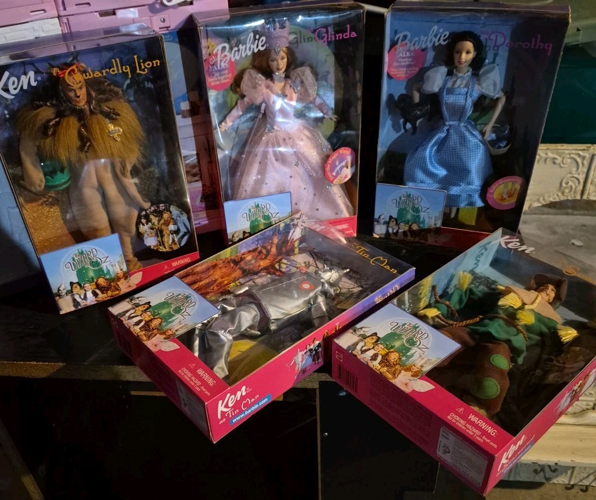 Barbie & Ken The Wizard of Oz Dolls Set Dorothy Glinda Lion Scarecrow Tin Man