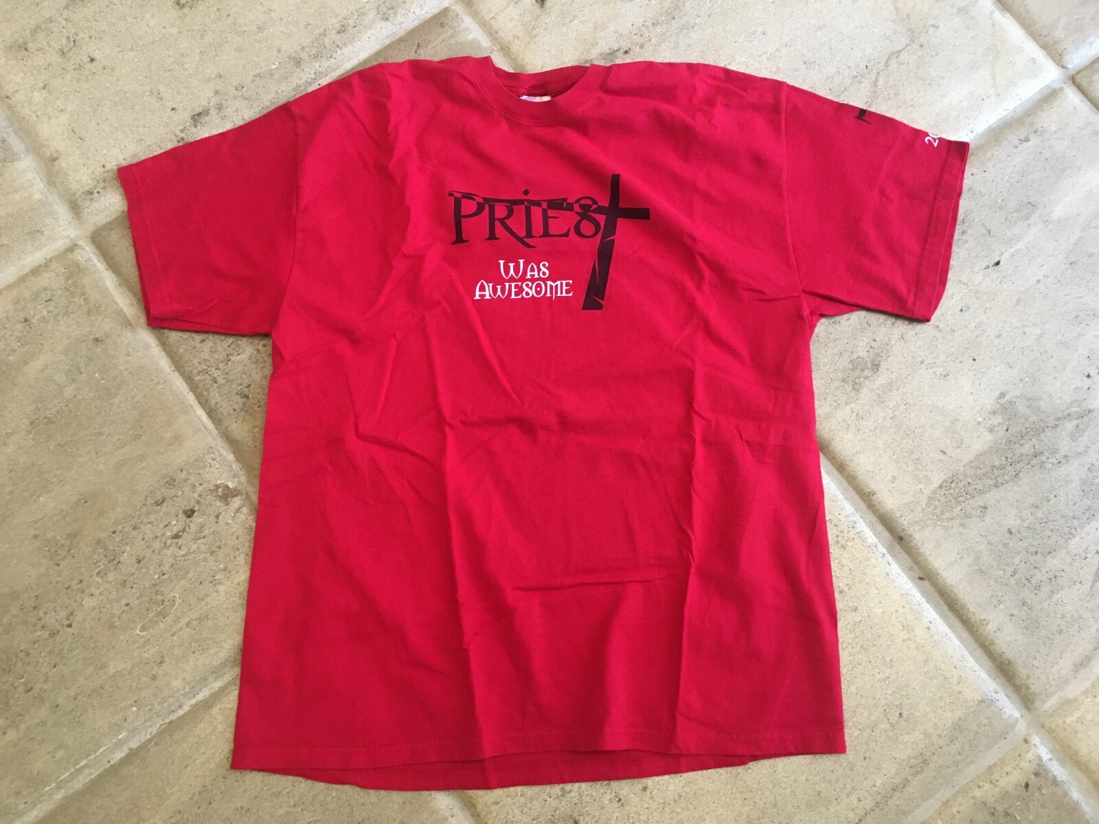 PRIEST 2009 MOVIE CREW T SHIRT PAUL BETHANY MAGGIE Q SZ XL RED