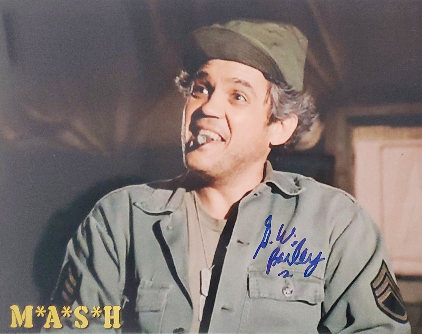 G.W. Bailey MASH TV COMEDY Signed 8X10 Photo #17