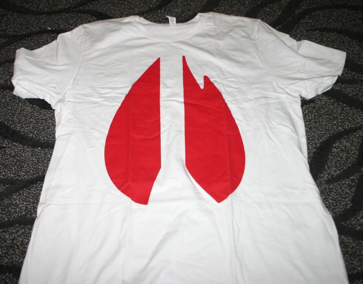 Pearl Jam ~ Red Broken Heart ~White XL Shirt ~ Brand New Without Tags