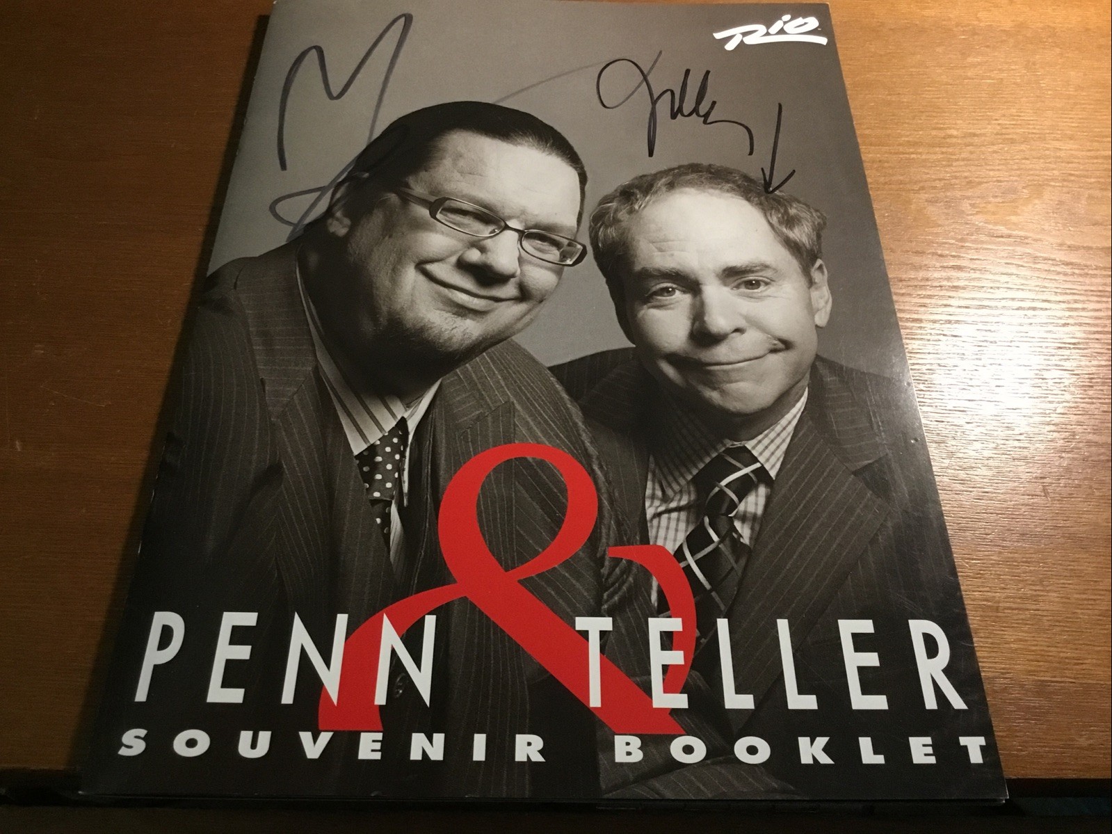 Souvenir Booklet Autographed By Penn and Teller Live at the Rio Casino Las Vegas