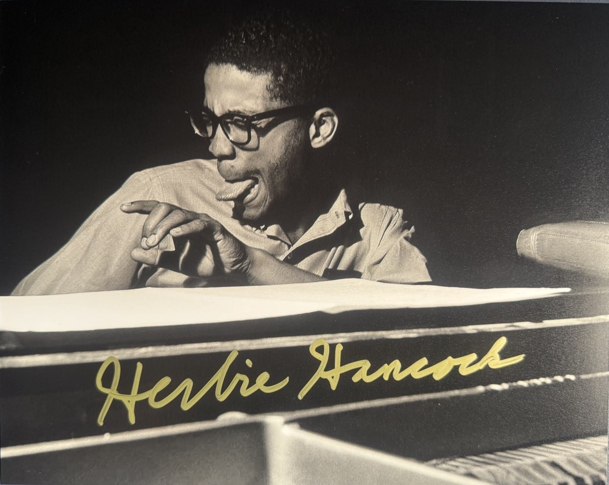 HERBIE HANCOCK SIGNED 8×10 PHOTO JAZZ SINGER AUTOGRAPH AUTHENTIC COA