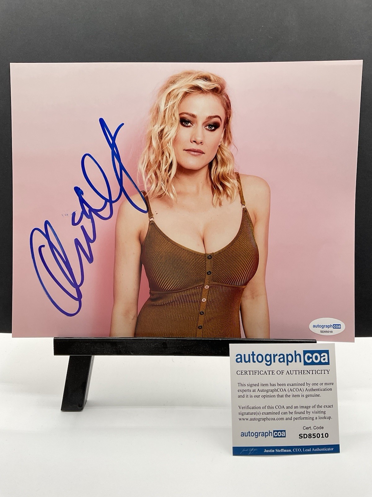 Olivia Dudley signed photo The Magicians signed ACOA Olivia Taylor Dudley signed