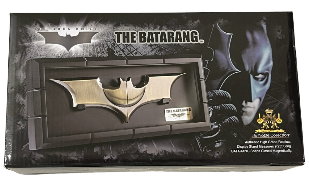 CHRISTIAN BALE SIGNED THE DARK KNIGHT RISES BATMAN BATARANG AUTOGRAPH BECKETT 11