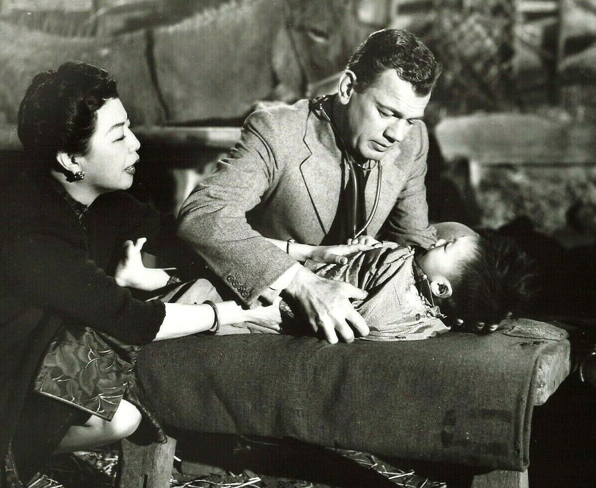 1951 Peking Express Movie Still Photo 7×9 Press Joseph Cotten & Soo Young *P17c