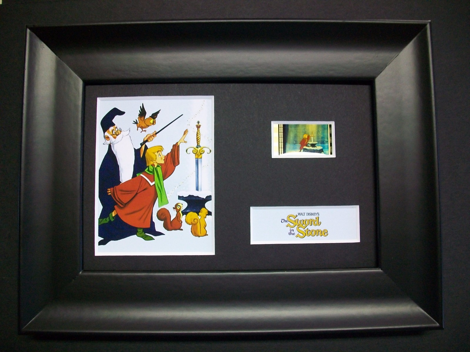 SWORD IN THE STONE Movie Film Cell Memorabilia – Compliments poster dvd