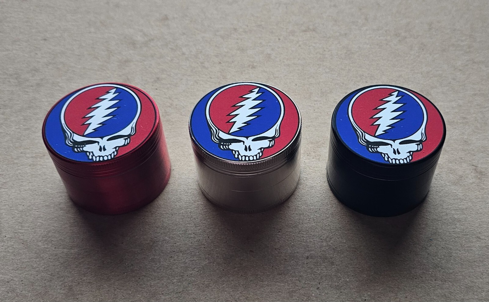 Grateful Dead – SYF 4 Chamber Zinc Alloy Herb Grinders from the lot, In 3 colors