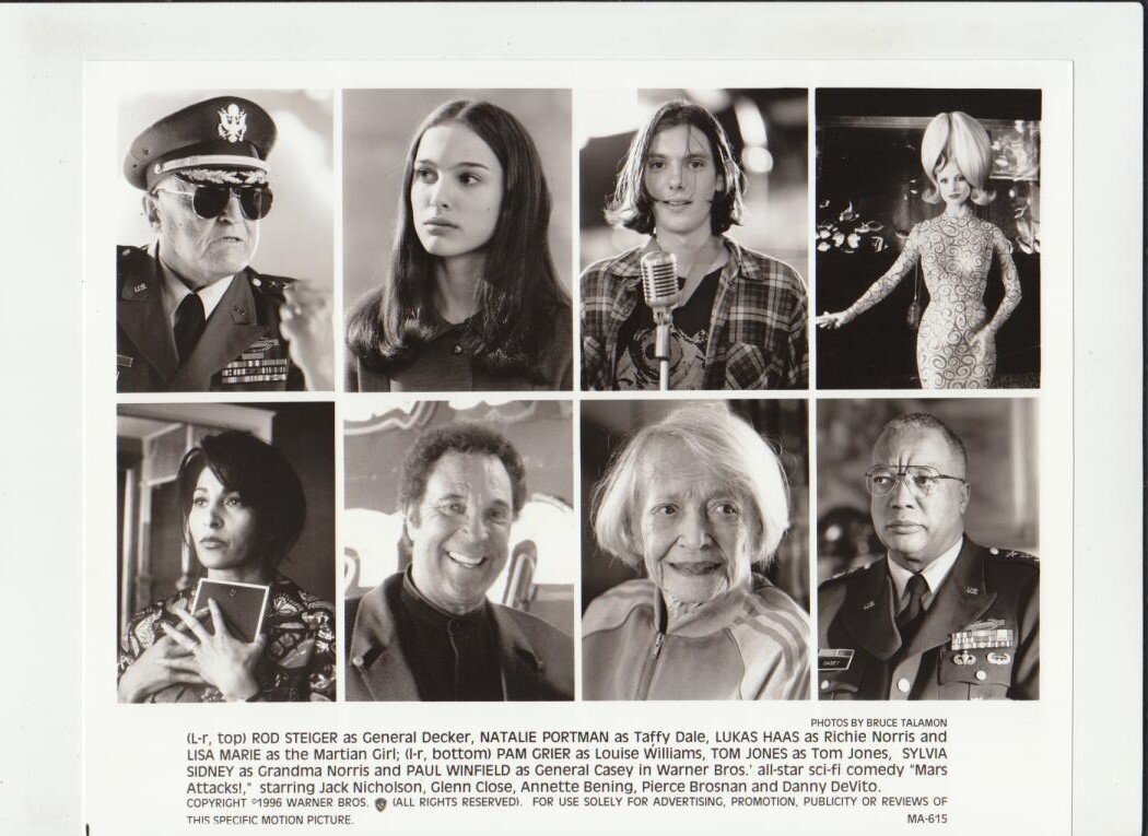 MARS ATTACKS – MOVIE- 18 ORIGINAL PUBLICITY PHOTOS-SEE ALL SCANS 1996