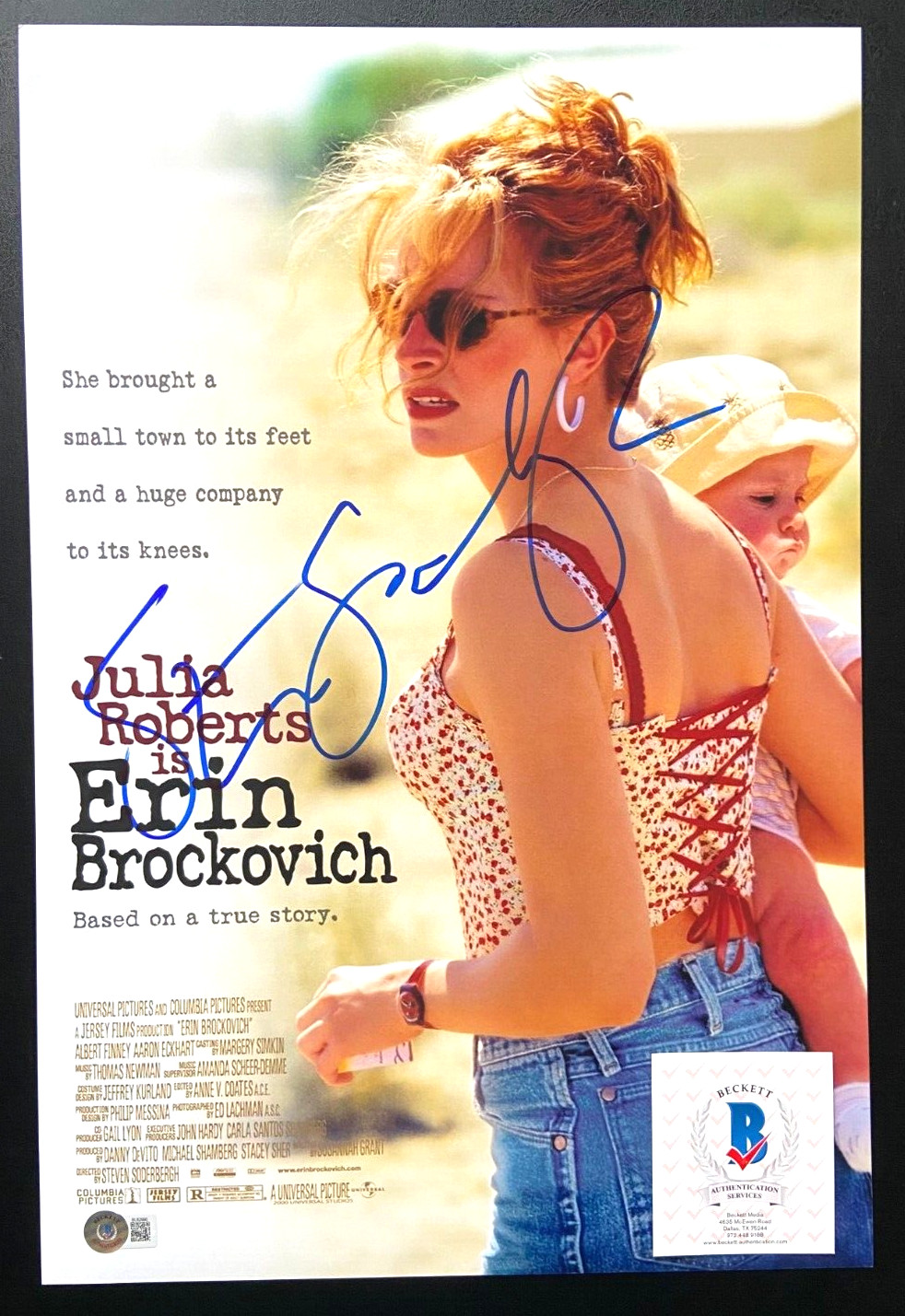 DIRECTOR STEVEN SODERBERGH SIGNED ERIN BROCKOVICH 12X18 MOVIE POSTER PHOTO BAS