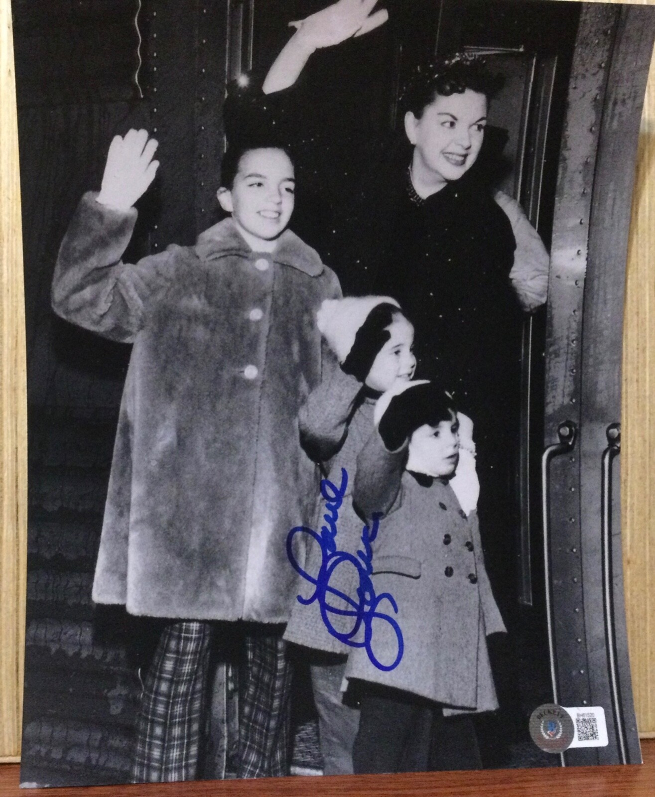 LORNA LUFT SIGNED JUDY GARLAND LIZA MINNELLI 8×10 PHOTO CUTE BECKETT BAS