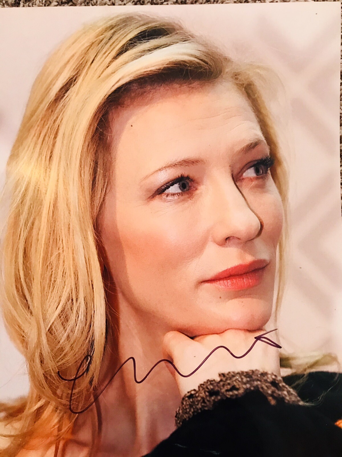 Cate Blanchett signed 8×10 photo In Person. Proof – Elizabeth . Oscar Winner