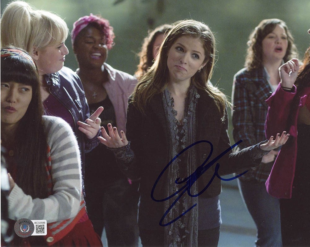 Anna Kendrick 8X10 Photo Hand Signed Autograph BAS BECKETT COA